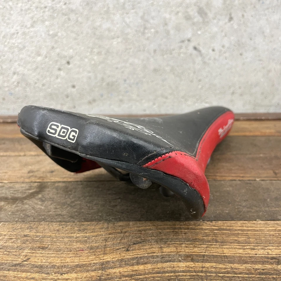 Sillín de asiento vintage SDG Bel Air BMX bicicleta de montaña MTB rojo negro años 90 OG A04 Foto 2 de 4