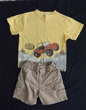 Boys vintage GYMBOREE Armadillo Ranch line T Shirt and Short Outfit Set Size 4
