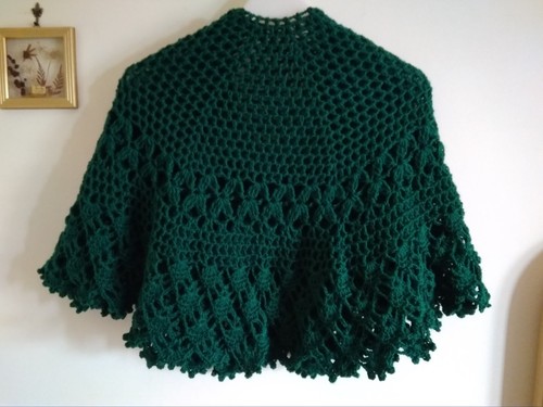 Mantellina moderna a UNCINETTO - SCIALLE lana nonna - color verde. - Foto 8 di 10