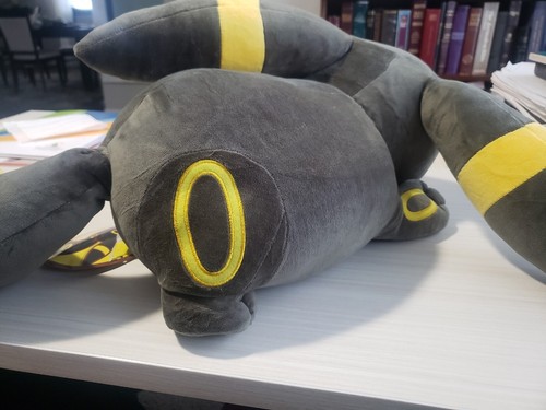 Sleeping Umbreon Pokemon Pillow Plush 19" Jumbo Sized Toy Plushie - Picture 4 of 7