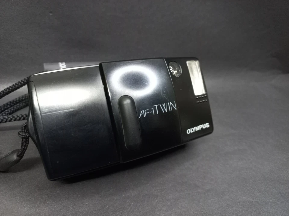 Cámara vintage Olympus AF-1 TWIN, cámara Olympus años 90, apuntar y disparar Foto 3 de 4