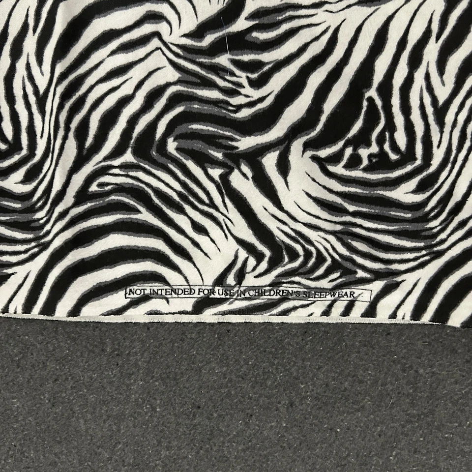 Cotton Flannel Fabric 4 yds x 44 Inches Zebra Print Black White - Image 2 of 4
