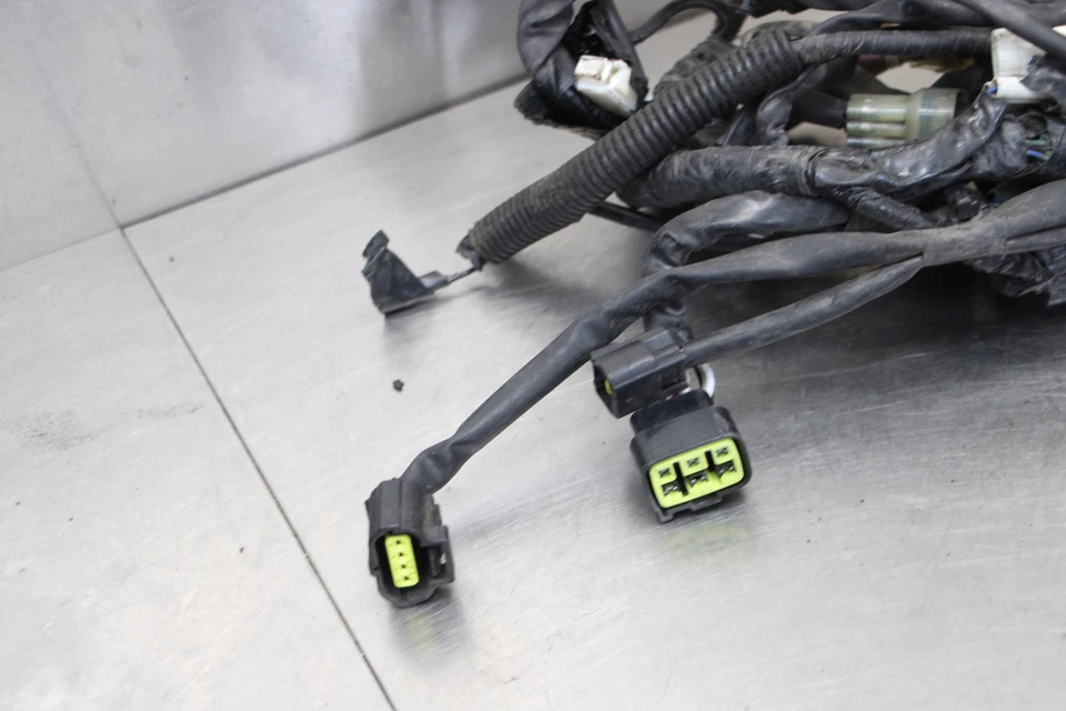 08-16 YAMAHA YZF R6 MAIN ENGINE WIRING HARNESS MOTOR WIRE LOOM 13S-82590-10-00 Foto 2 de 4