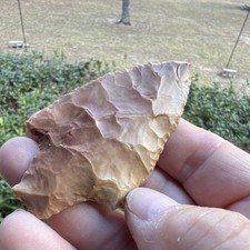 Lot of 2 arrowheads. I believe these are modern made.