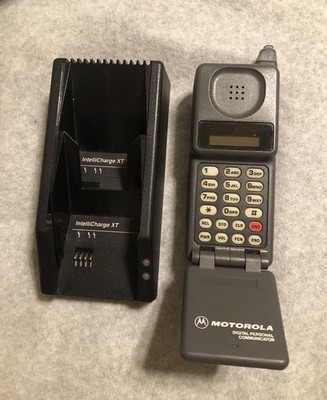 Vintage Motorola Digital Personal Communicator Cell Phone F09HLD8426AG-w/Charger