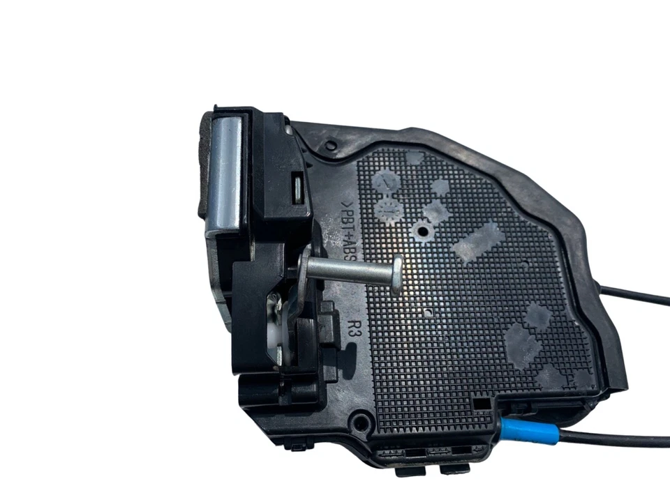 Toyota Prius C 2013 híbrido 4 puertas pasajero puerta trasera pestillo OEM Foto 3 de 3