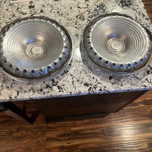 Pair 73 74 PLYMOUTH BARRACUDA HUBCAP 14” WHEEL COVER OE 3699017 HOLLANDER 375 - Picture 10 of 14