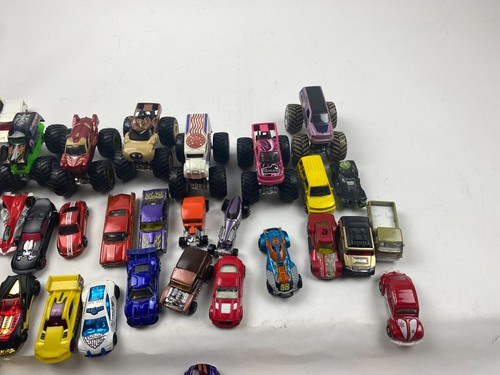 HOT WHEELS, MATCHBOX, DISNEY CARS MIXED LOT OF 40 PLUS LOOSE CARS - Picture 3 of 4