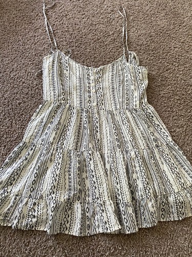 Aeropostale Womens White Aztec Print Spaghetti Strap Tank Top Size Small Petite - Picture 2 of 10