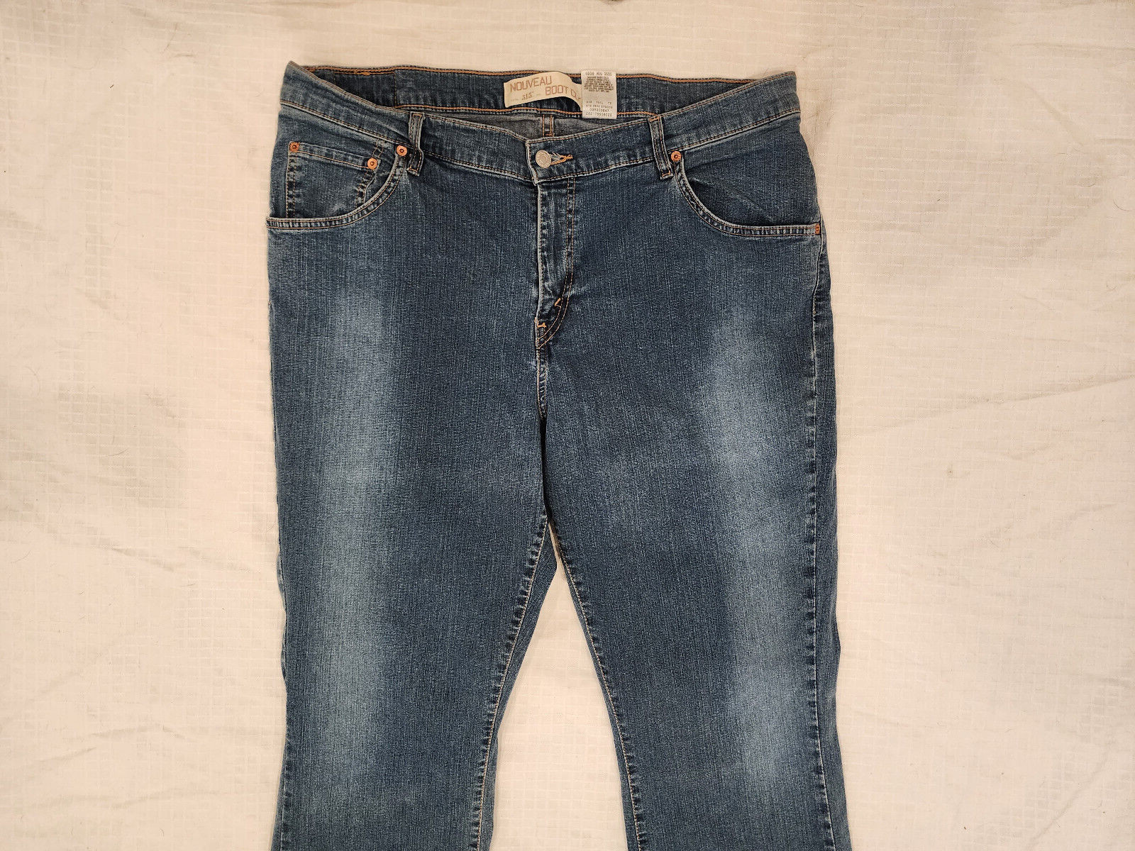 Levi's 515 Nouveau bootcut stretch jeans: medium wash, Women's 20M flattering! thumbnail 2