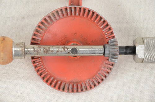 Vintage Hand Crank Egg Beater Style Drill 10.5" Made In USA Wood Handle - Picture 7 of 8