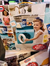 Little Tikes Retro 50’s Inspired Washer-Dryer Realistic Pretend Appliance