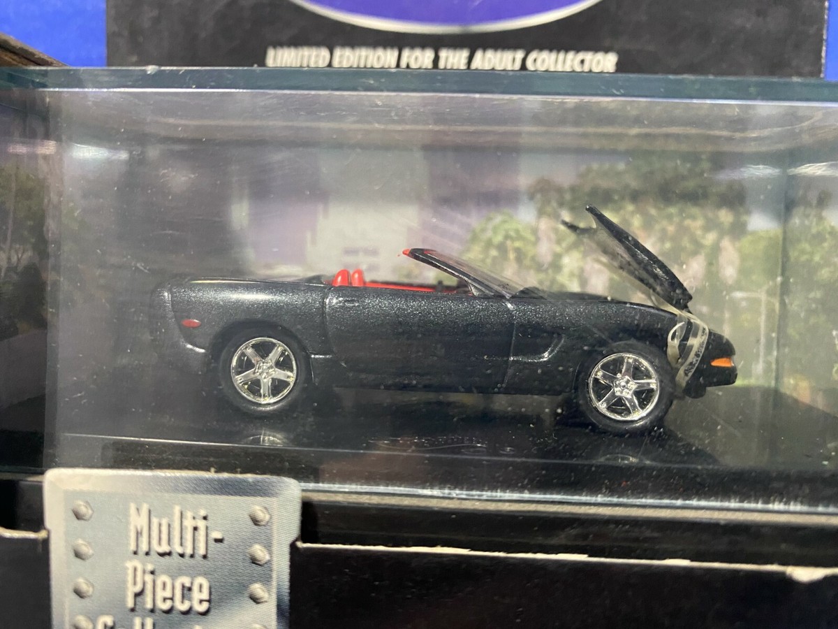1/64 HOT WHEELS COOL COLLECTIBLES 1998 CORVETTE WITH MOVEABLE
