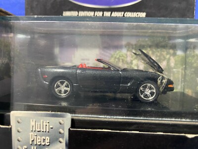 1/64 HOT WHEELS COOL COLLECTIBLES 1998 CORVETTE WITH MOVEABLE