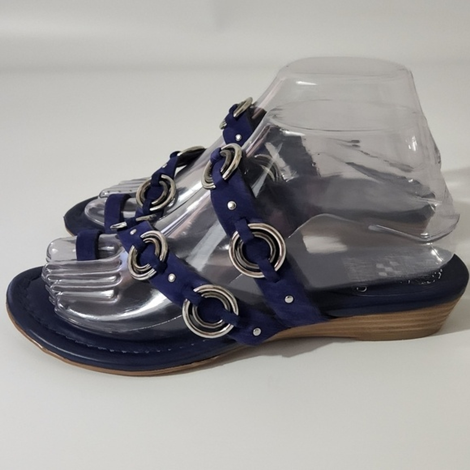 vince camuto green sandals