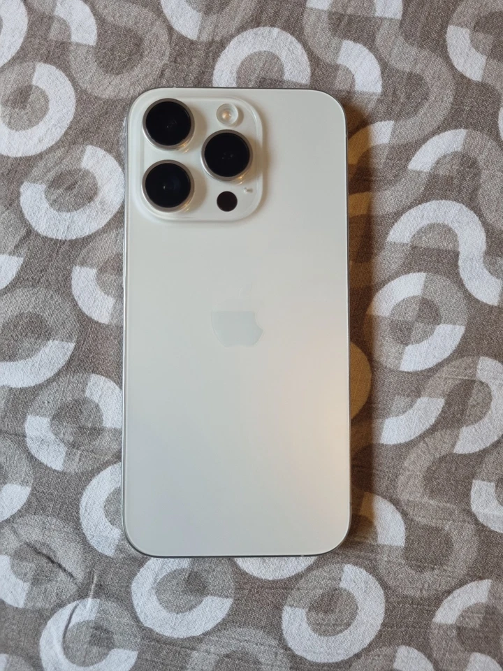 Apple iPhone 15 Pro · 128GB, foto 1 di 5