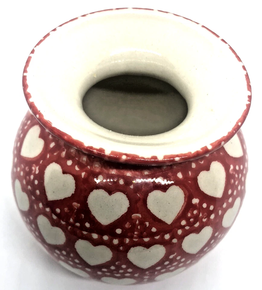 Jarrón redondo de cerámica polaca SEMC corazones blancos sinceros fondo rojo Foto 2 de 4