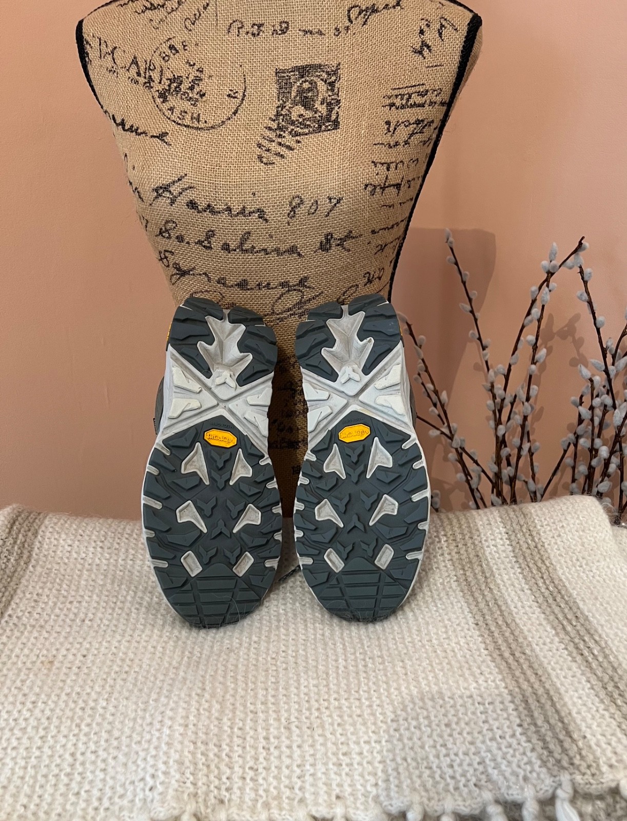 HOKA one Womens 8 Anacapa Low GTX Gore-Tex Trail Running Shoes green RARE! EUC! thumbnail 5