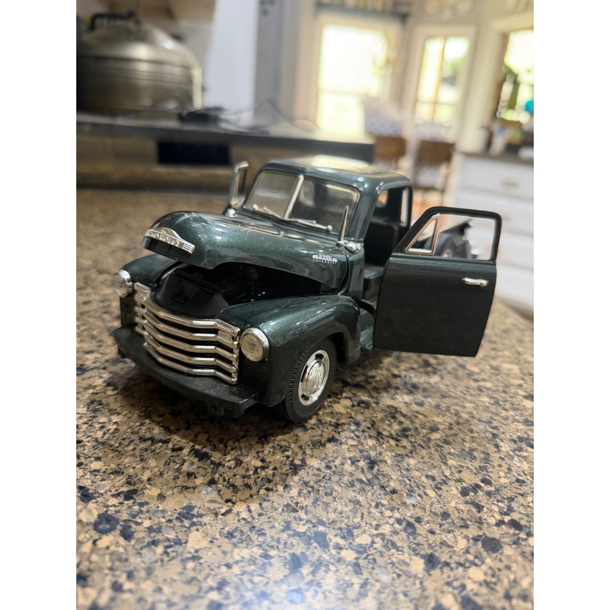 ミニカー MIRA 1953 Chevrolet Pick Up 1/18 Mira 1953 Chevrolet 3100 Pick Up Truck 1/18 Diecast Green Made in