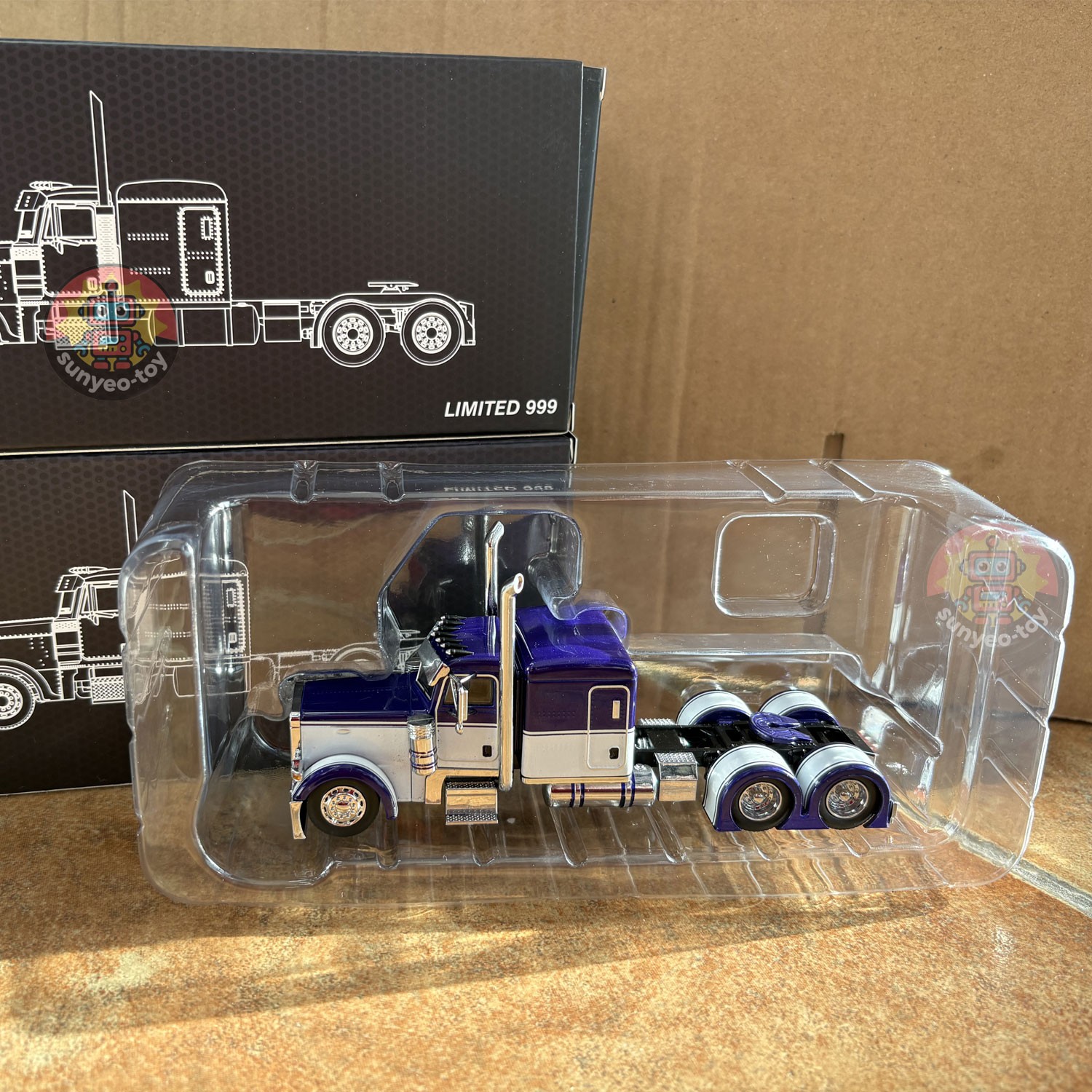 2X Collectible 1/64 Scale Peterbilt 379 Low Profile Truck - Alloy Die-Cast Model