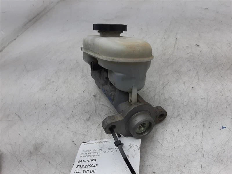 98 99 00 01 02 CHEVROLET CAMARO Brake Master Cylinder 18060784 - Image 2 of 4