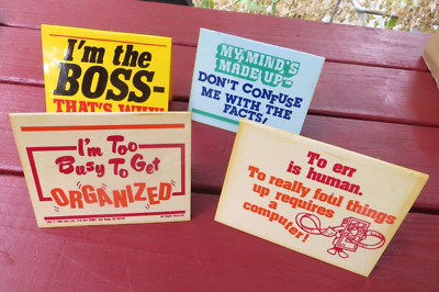 NOVELTY ADVERTISING PLASTIC STANDING DESK SIGNS (4) 1985 H&L ENT. VINTAGE