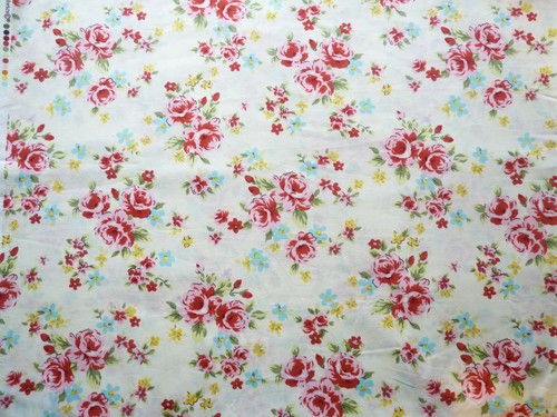 PINK ROSES on Ivory w/ Blue & Yellow Daisies Quality Quilt Cotton FAT 1/4 - Picture 3 of 3