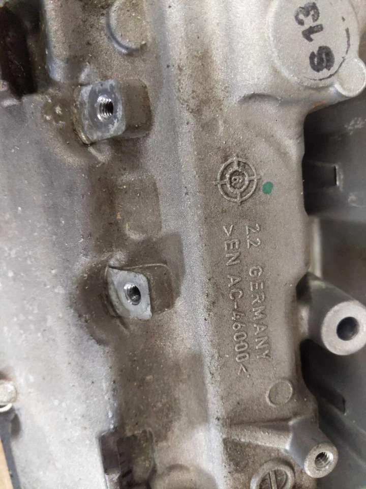 Cubierta de válvula izquierda BMW X5M 16 17 18 4,4 L ID# 11127636612 Foto 3 de 4