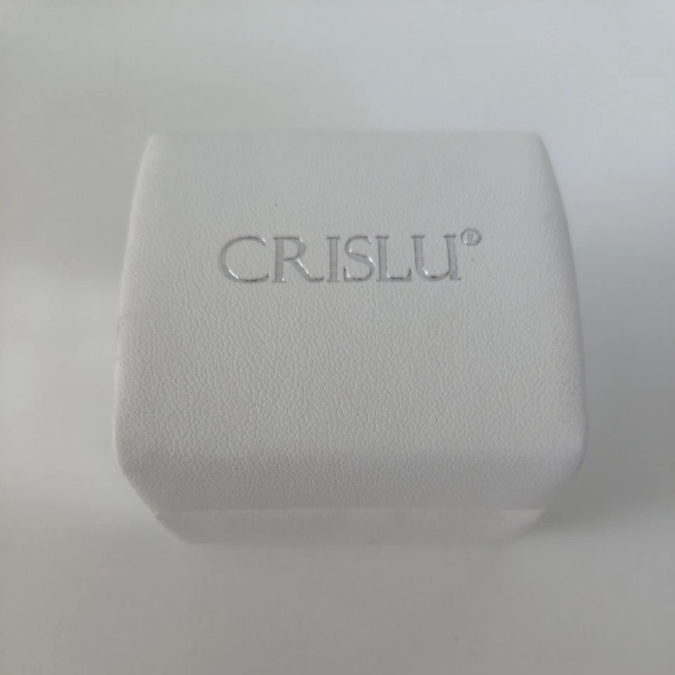 Aretes de plata de ley con circonitas cúbicas CRISLU - enchapados en platino, en caja Foto 3 de 3