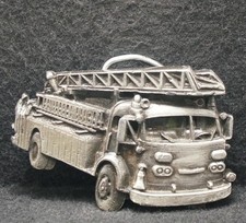 XE07136 NOS VINTAGE 1978 FIRETRUCK FIREFIGHTER FIRST RESPONDERS BELT BUCKLE