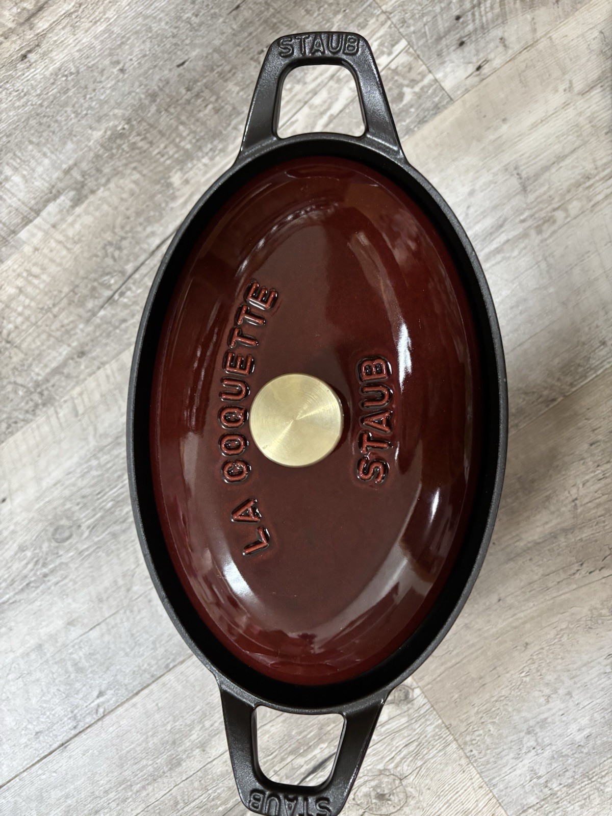 Staub Vintage Cast Iron Oval Dutch Oven Pot .Size 23Made In France.Used