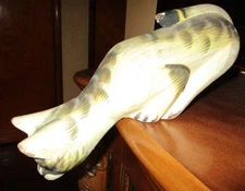 VINTAGE FOLK ART PRIMITIVE STYLE CAT WOOD CARVING, PERCH SITTER, HANGS OVER EDGE