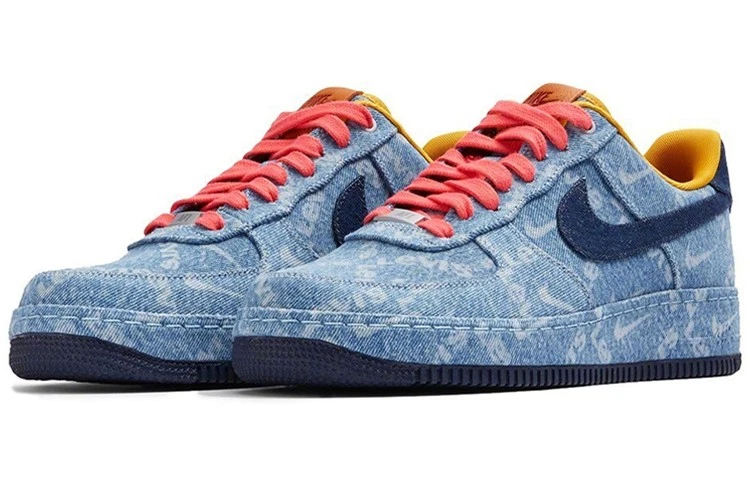 Denim exclusivo bajo Levis x Nike Air Force 1 CV0670-447 Foto 3 de 4