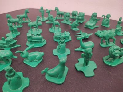 1970's Tupperware Tupper Toys 33 Green Figures for Busy Blocks Alphabets