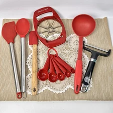 KitchenAid Lot Of 4 Apple Corer, Spatula, Measuring Spoons, Cheese +3 Farberware