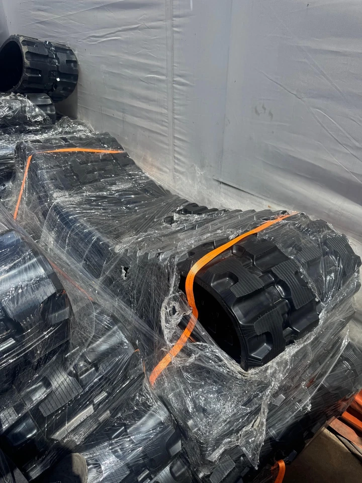 (1) Pista de goma 13" 320 x 86 x 49 C-Lug se adapta a Bobcat Foto 2 de 3