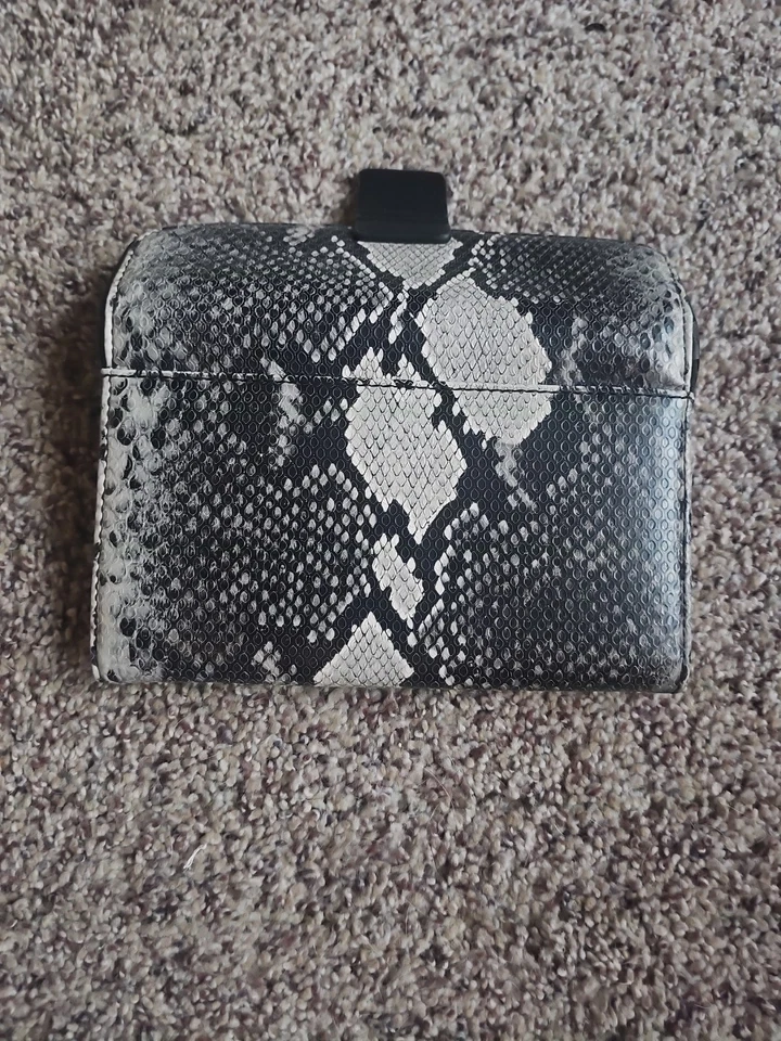 Calvin Klein 钱包爬行动物皮肤 — 第 4/4 张图片