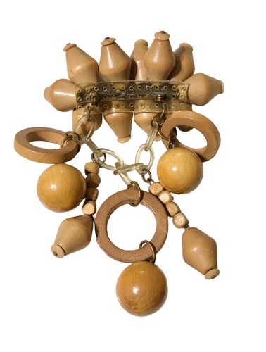 Vintage Lucite Ring And Wood Dangle Bead Beaded Cluster Brooch - Picture 4 of 8