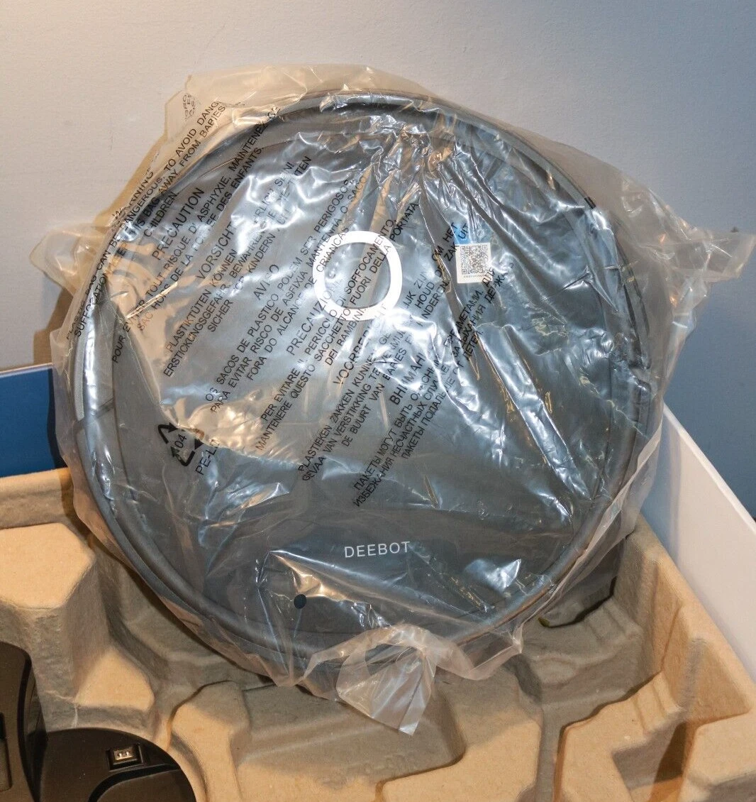 Ecovacs vacuum & mopping robot DEEBOT U2 Pro .