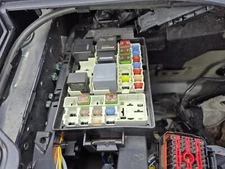 18 19 VELAR 2.0L OEM Front Engine Fuse Box w/Wire Harness
