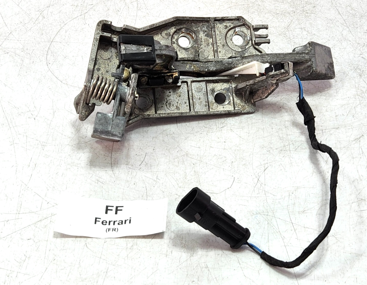 ✅ 11-16 OEM Ferrari FF Front Right Passenger Side Exterior Door Handle Bracket