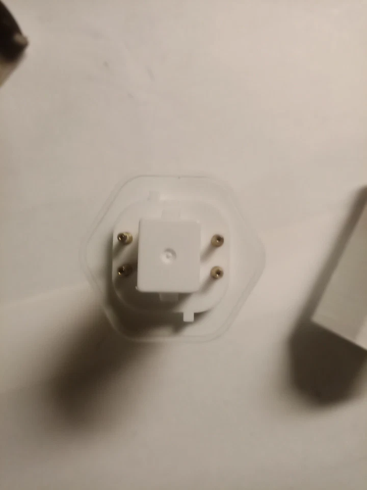 Nuevo Bulbrite 18 vatios 1200 lúmenes 4 pines triple tubo bombillas CF18T830/E  Foto 4 de 4