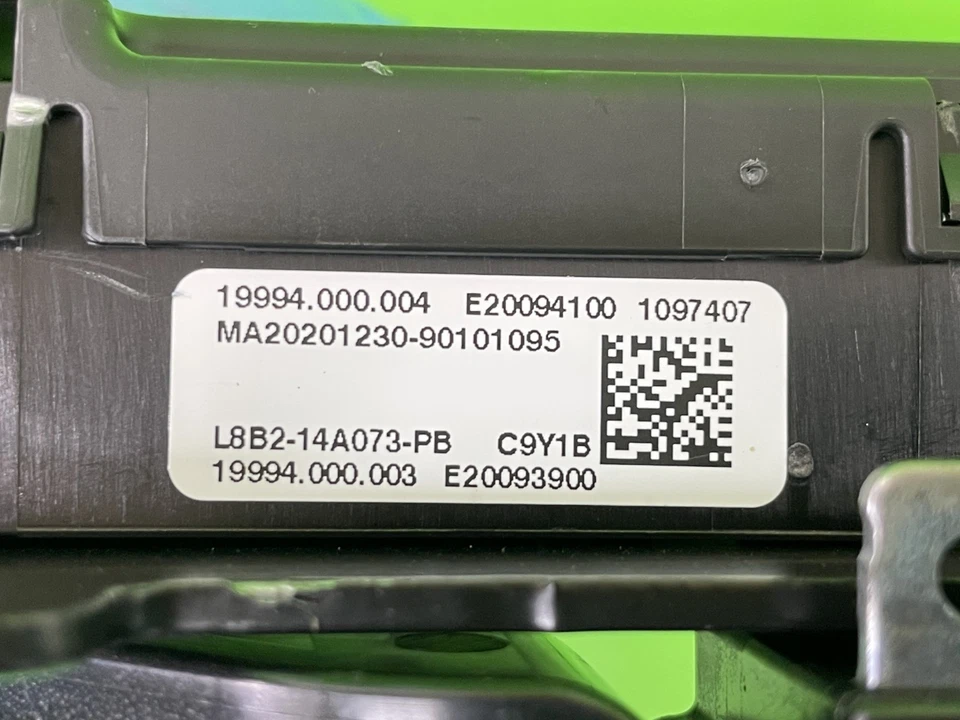 LAND ROVER DEFENDER L663 FRONT FUSE BOX JUNCTION CONTROL MODULE UNIT 2020-2025 - Image 3 of 4