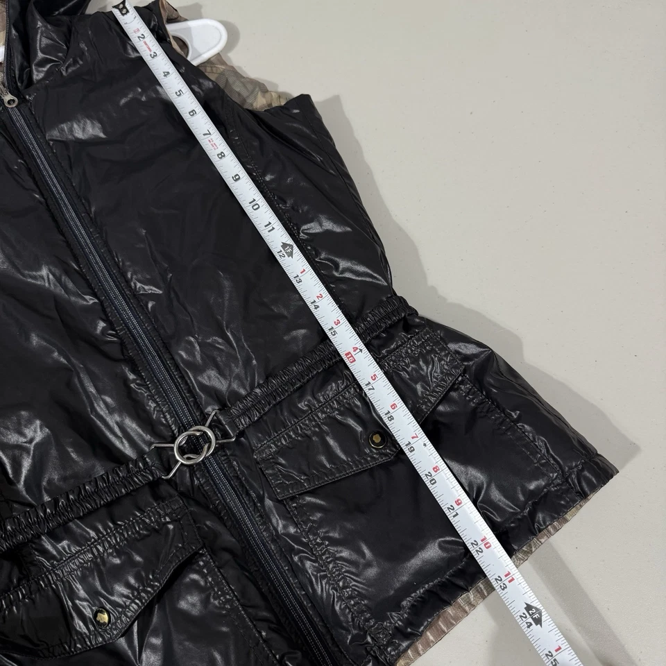 DUVETICA 女式设计师连帽绗缝松饼鹅绒黑色迷彩背心 M — 第 2/4 张图片