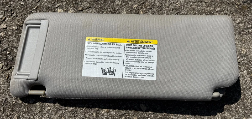 Parasol gris lado pasajero Nissan Titan 2004-2014 parasol iluminado derecho OEM Foto 3 de 3