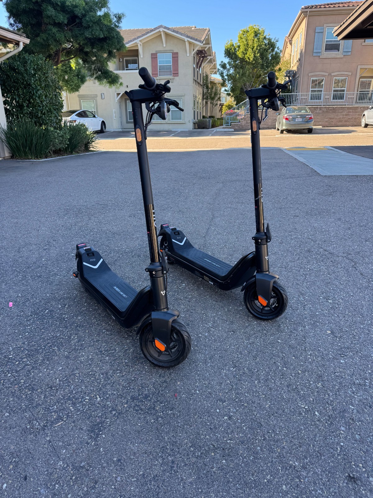 By Niu-kqi 300p Foldable Electric Kick Scooter Local Pickup Only