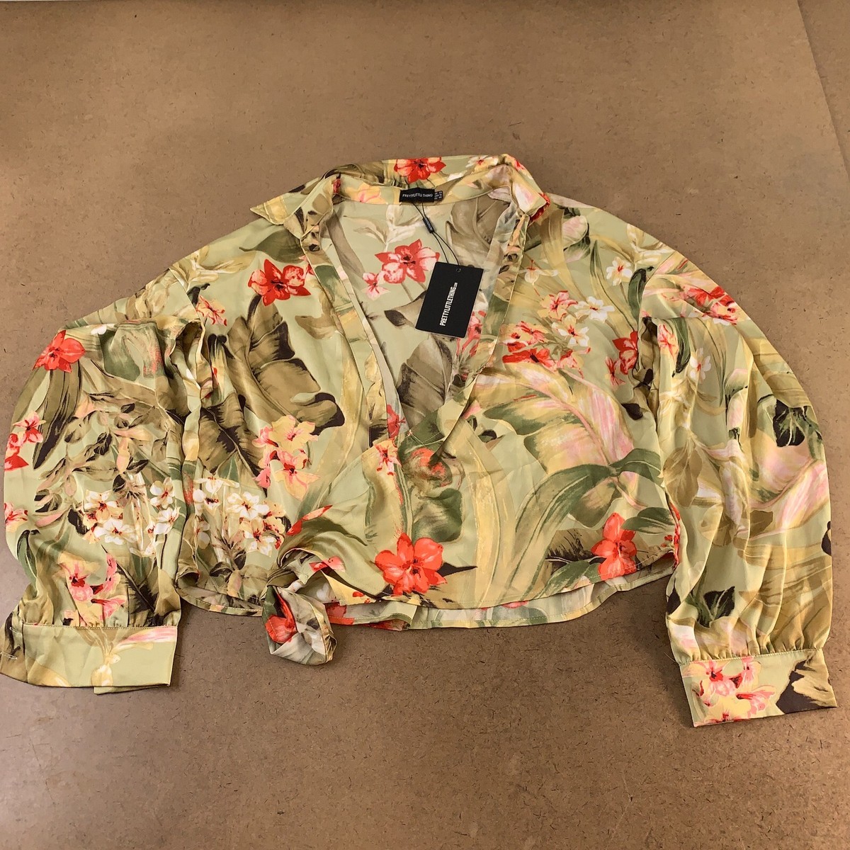 Pretty Little Thing Women's Size 16 Sage Green Floral Satin Tie