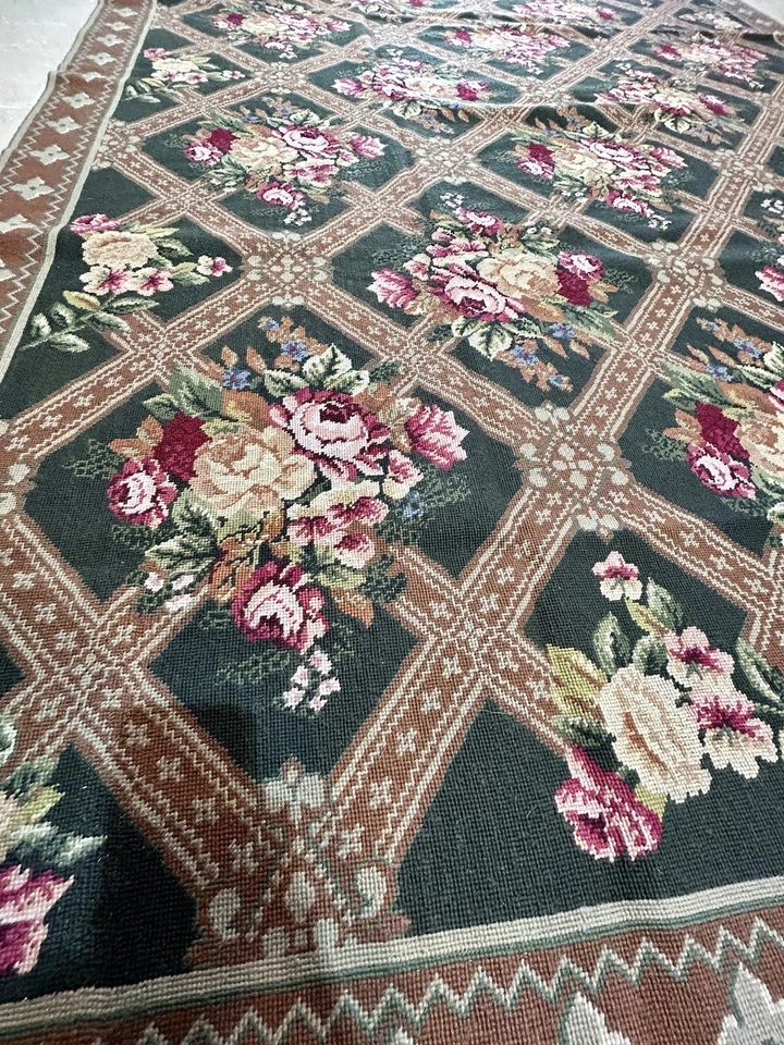 Alfombra francesa Aubusson 6 por 9 punta de aguja verde floral rosa lana de jardín Foto 3 de 4