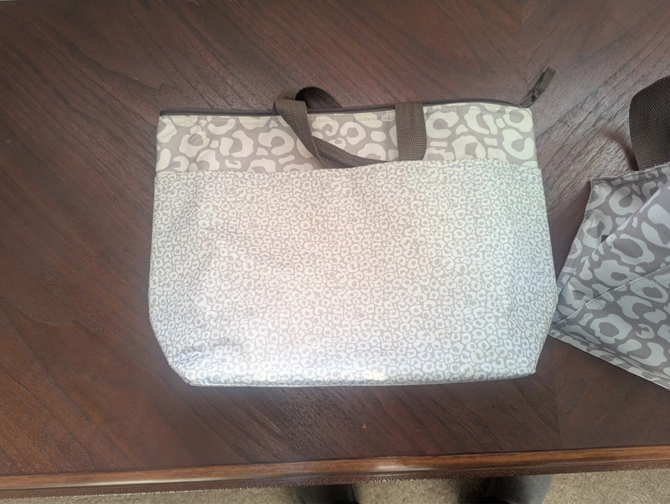 Juego de 2 bolsas de almuerzo Thirty One - estampado animal gris/blanco/marrón - usado/limpio Foto 4 de 4