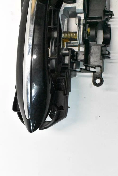 BMW 528i 535i 550i M5 (F10) 2011-2016 manija de puerta delantera derecha con luz (negro) Foto 3 de 4